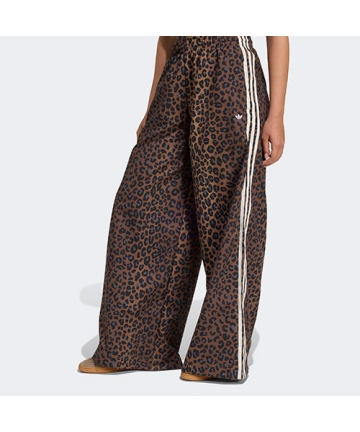 メル　adidasレオパード オーバーサイズ トラックパンツ ファイヤーバード レオパード オーバーサイズ トラックパンツ
