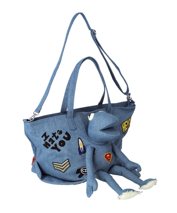 【MICALLE MICALLE】カエル付きボディバッグ◇ブルー MICALLE MICALLE】カエル付きボディバッグ◇ブルー - メルカリ
