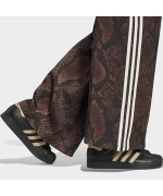 サテン スネーク プリント ワイド レッグ トラックパンツ｜adidas
