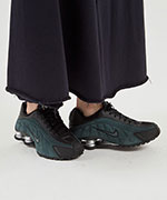 【NIKE meets emmi】W SHOX R4